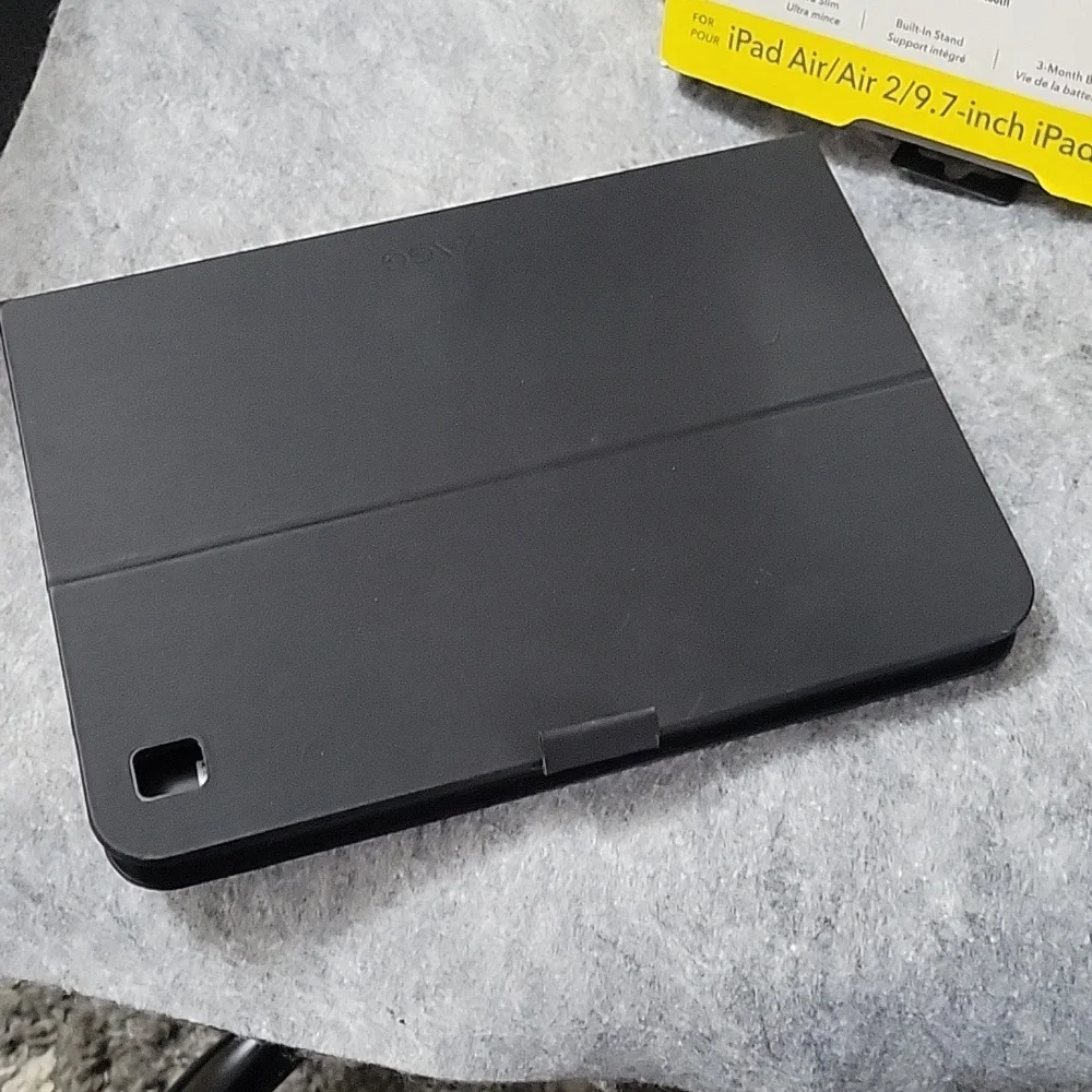 Zagg Tablet Keyboard Case NEW - Picture 3 of 7